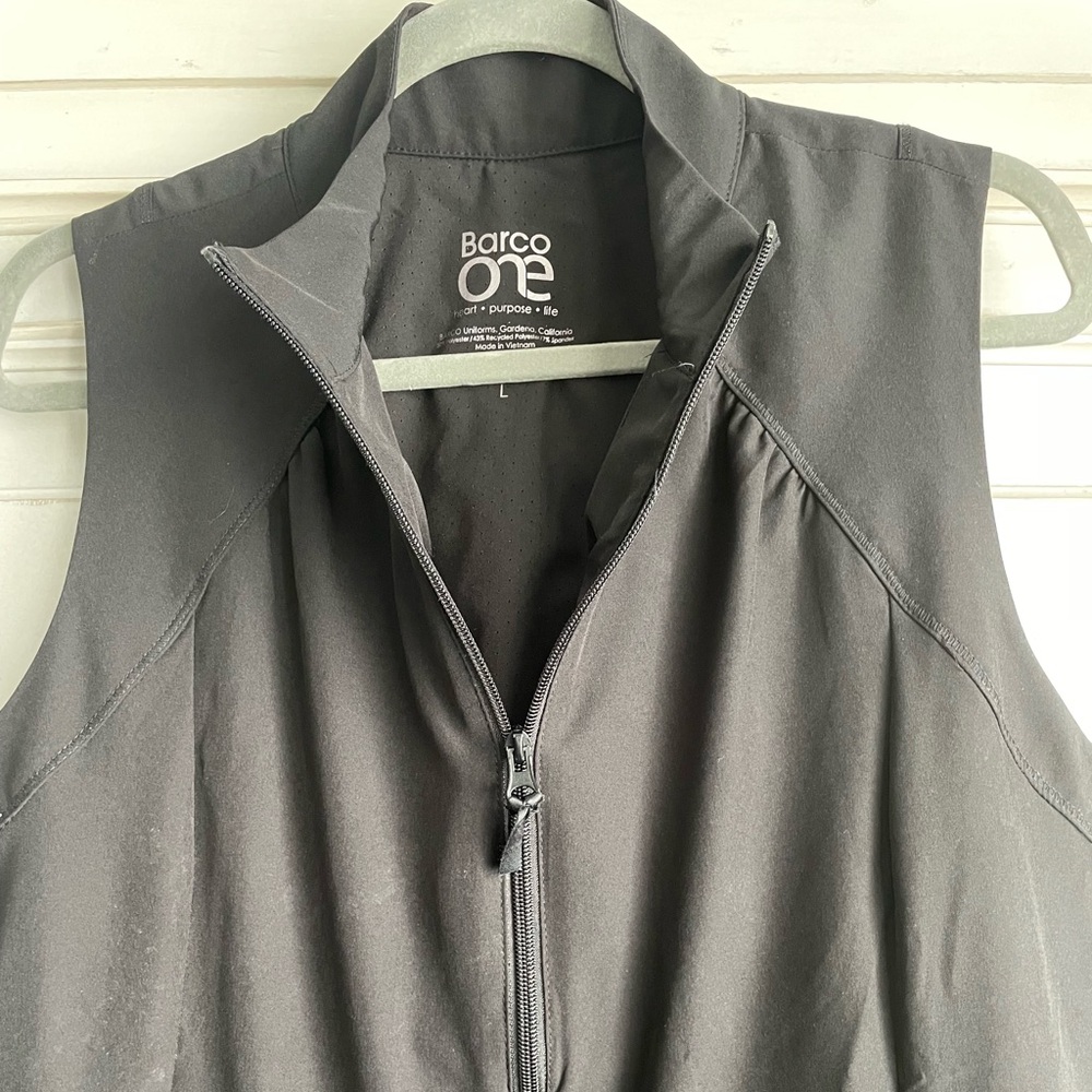 Barco One Scrub vest super cute zipper style